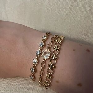 Elegant Gold Pully Bracelet
